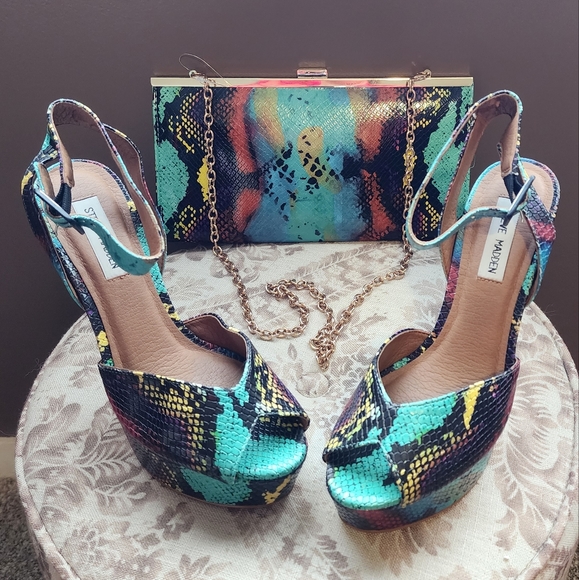 (SOLD) Steve Madden Heels and Matching Clutch Sz 8.5 - Picture 2 of 8